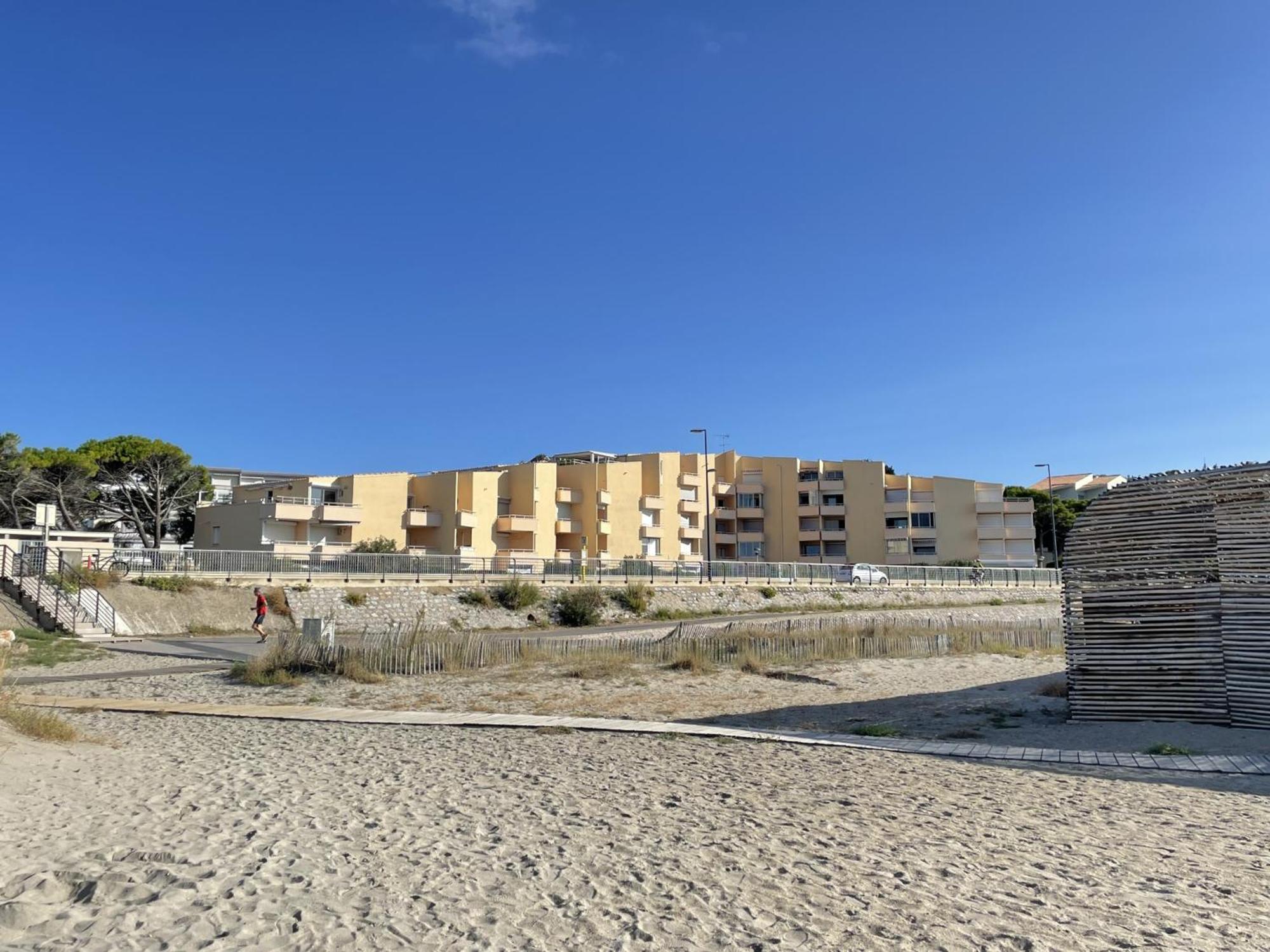 Appartement 2 Pieces Avec Terrasse 25M² Et Parking A 50M De La Plage - Fr-1-338-114 Sete Luaran gambar